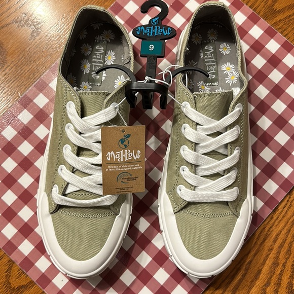 Mad Love Women's Fran Sneakers - Green canvas sneakers - chunky sole & cushion - Picture 5 of 10